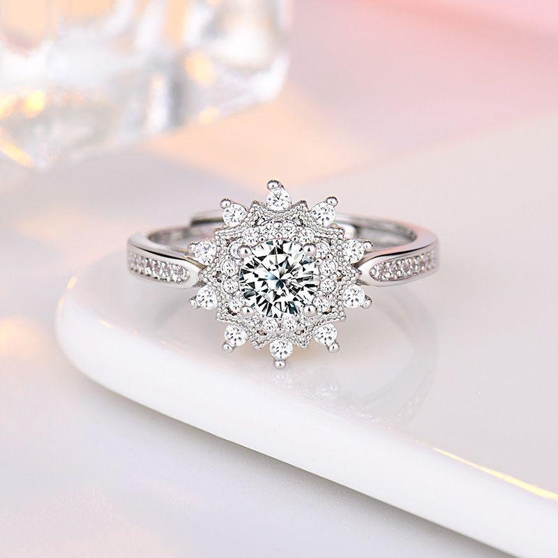 Creative Moissanite Snowflake Ring（adjustable size）